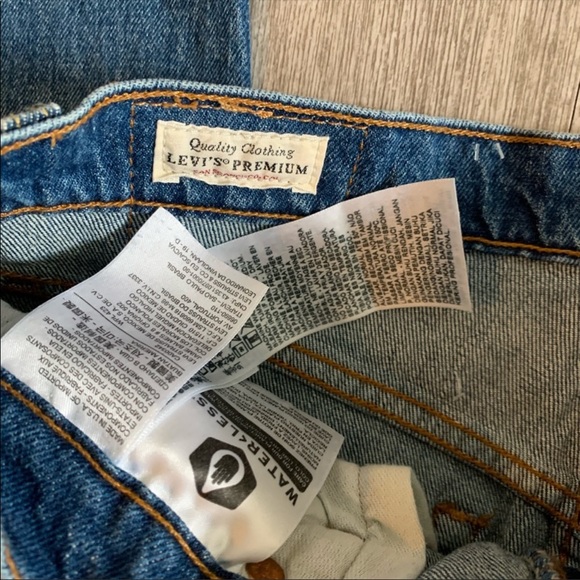 NWT Levi 501 - Picture 2 of 4